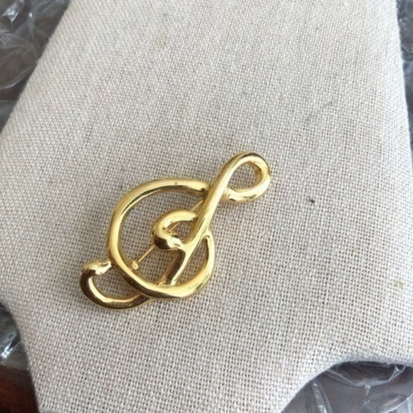 Vintage Jewelry - Vintage Gold Tone Music Note Brooch